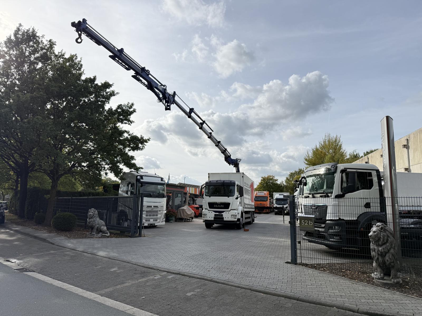 MAN TGS 26.360 6X2 Kran MKG 231 Jib bis 26 Meter