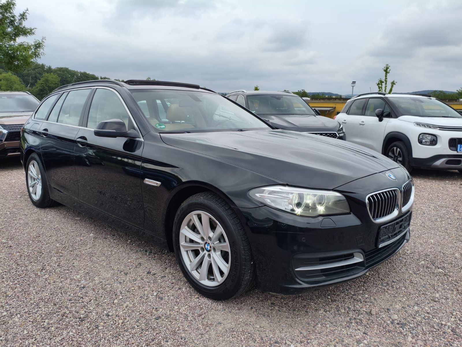 BMW BMW 520d Touring *Navi*Leder*Panorama*Aut.*Tüv Neu