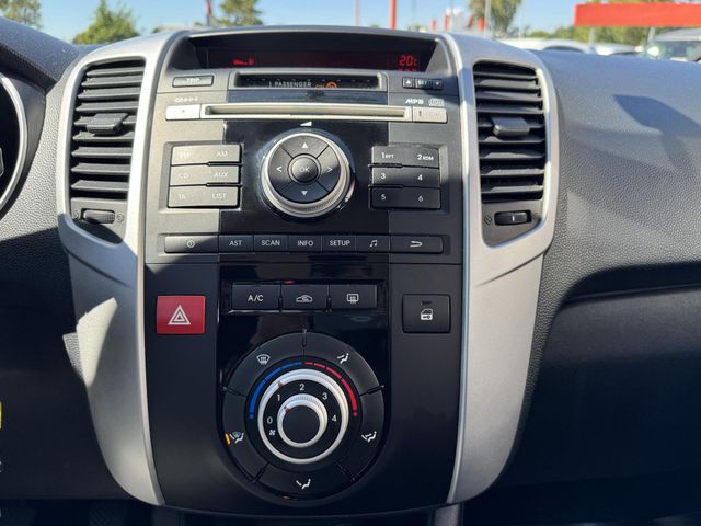 KIA Venga — Foto 21