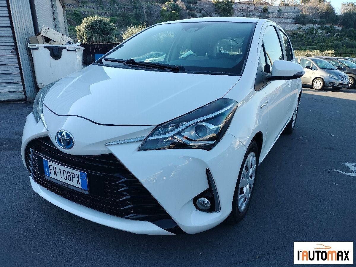 TOYOTA Yaris