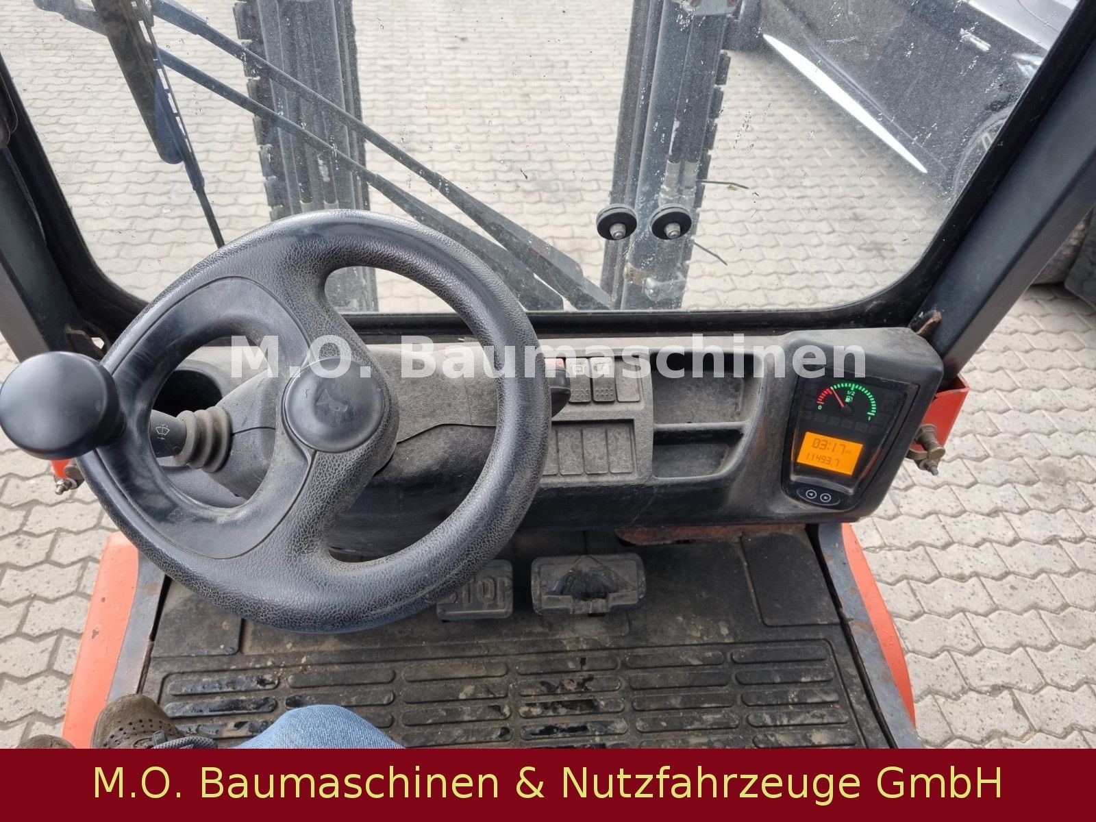 Fahrzeugabbildung Linde H 30 D / Duplex / Diesel / 3,0t /4,10m