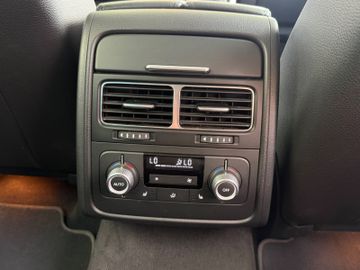 Volkswagen Touareg - 12