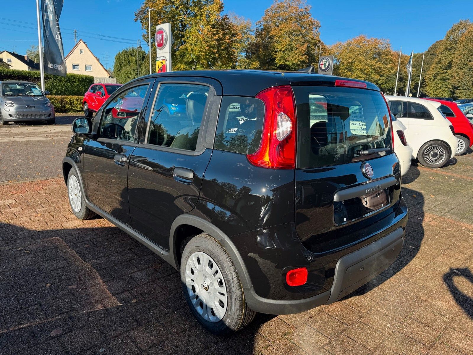 Fahrzeugabbildung Fiat Panda Pandina MY24 Hybrid 1.0 GSE 51kw (70PS)