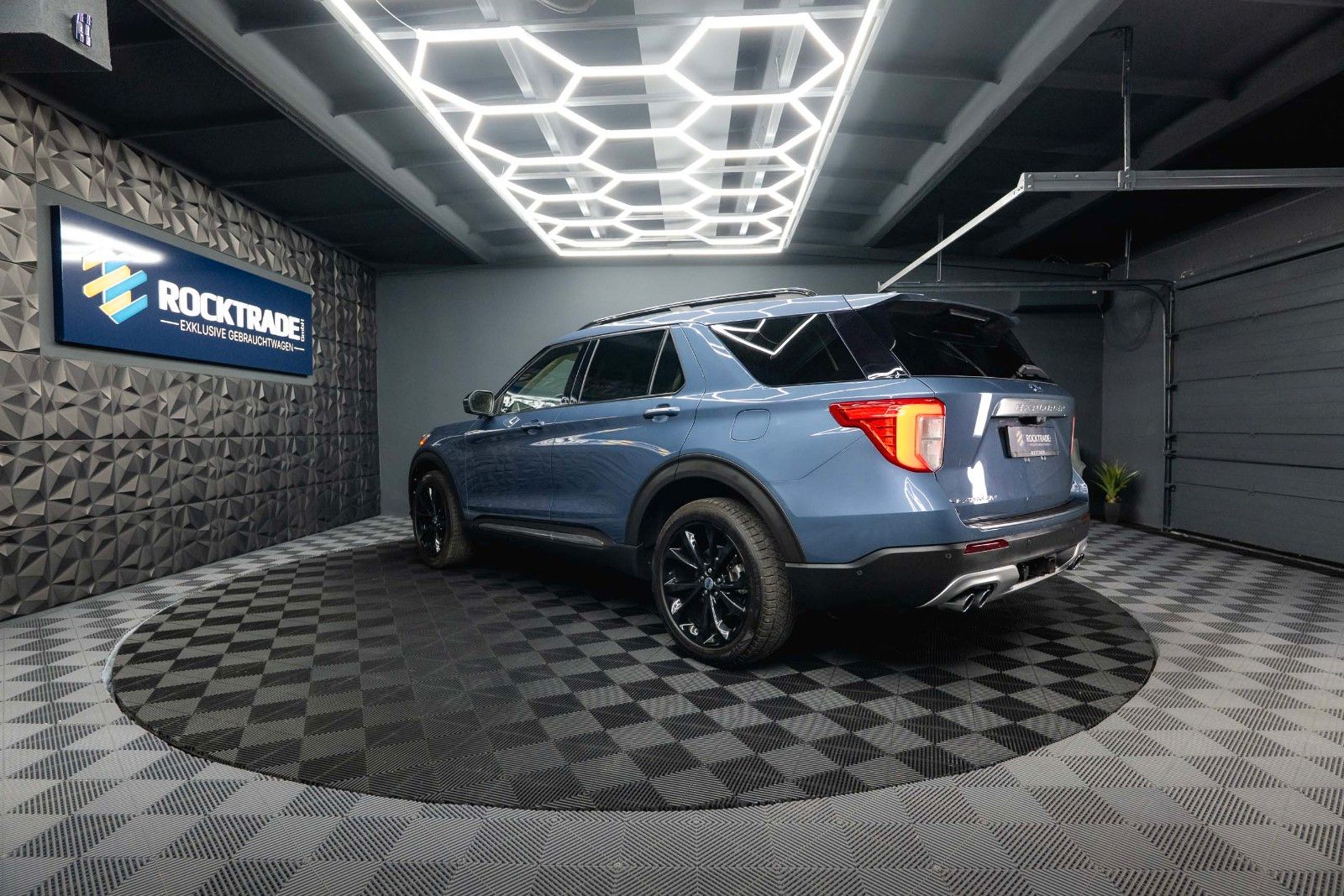 Fahrzeugabbildung Ford Explorer PLATINUM 3.0 V6 TwinTurbo 4x4 *360*ACC*