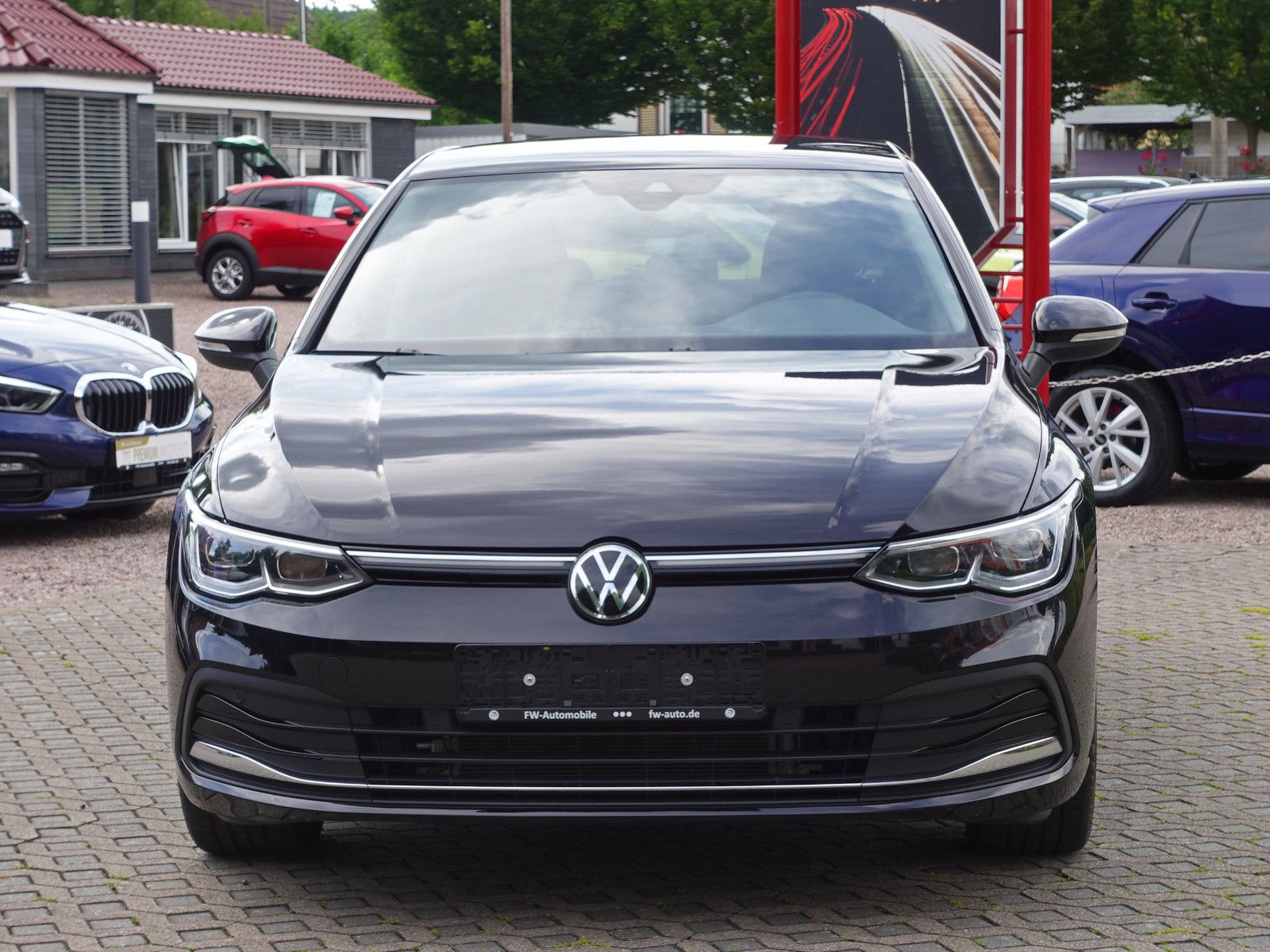 Fahrzeugabbildung Volkswagen Golf 2.0 TSI DSG 4MOTION Style IQ.Light Assist.
