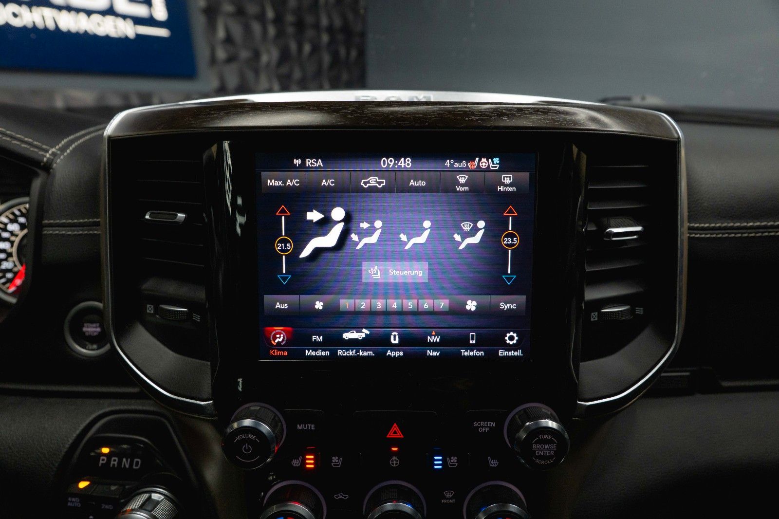 Fahrzeugabbildung Dodge RAM 5.7 V8 HEMI 4x4 LARAMIE Offroad Night LED