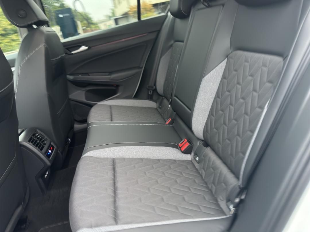 Fahrzeugabbildung Volkswagen Golf VIII 1.5 eTSI W Goal Kamera,LED,Matrix,Navi