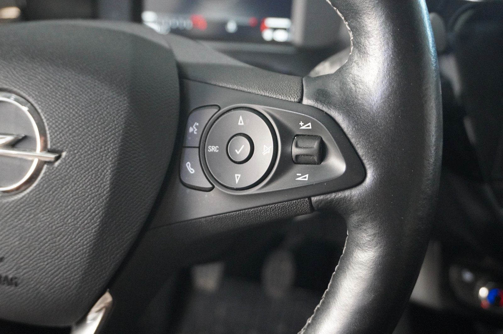 Fahrzeugabbildung Opel Corsa F 1.2 ELEGANCE NAVI/LED/KAMERA/SHZ/VIRT.