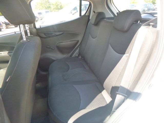 Fahrzeugabbildung Opel Karl 1,0 Edition >45.971 KM / KLIMA / Bluetooth