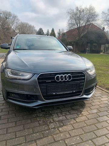 Audi A4 Avant S line Sportpaket /quattro/PANO/1.HAND