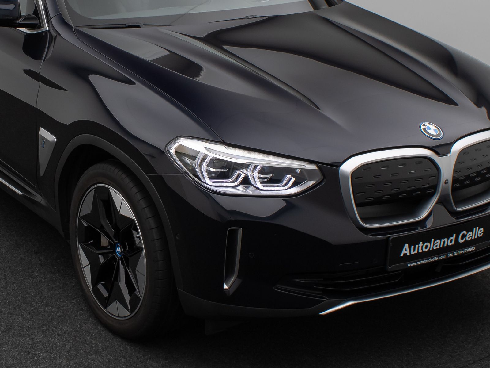 Fahrzeugabbildung BMW iX3 Impressive 360° H/K HUD DAB Panorama 20Zoll