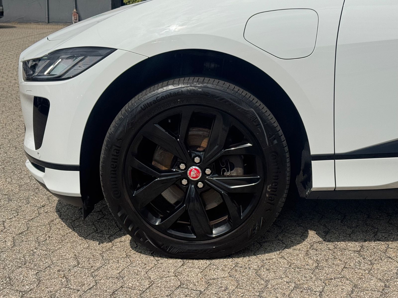 Fahrzeugabbildung Jaguar I-PACE 400 AWD/Black-Pack/CarPlay/MERIDIAN/89,6%
