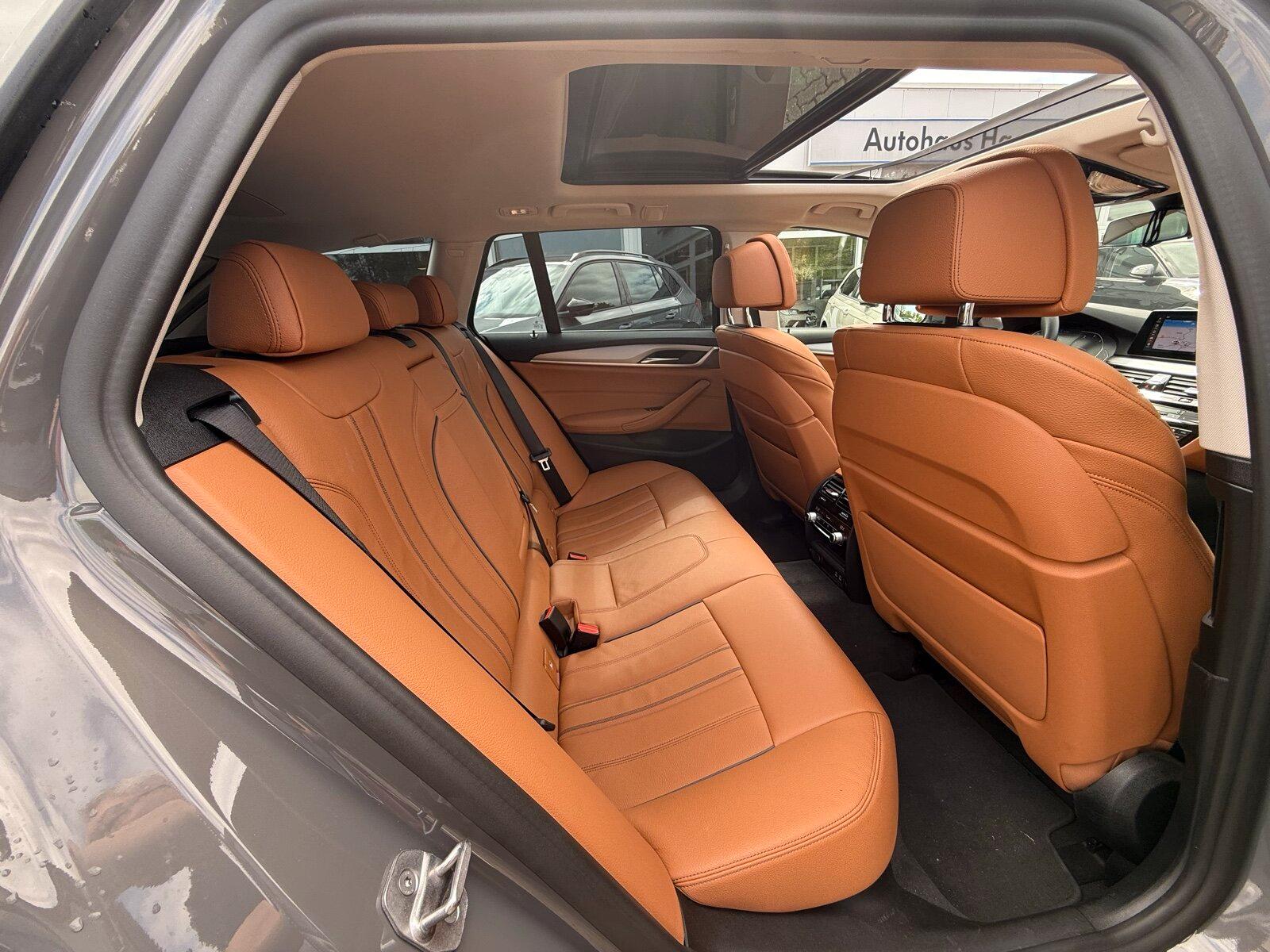 BMW 5er - 530 d Mild Hybrid PANO Leder AHK NAVI LED 