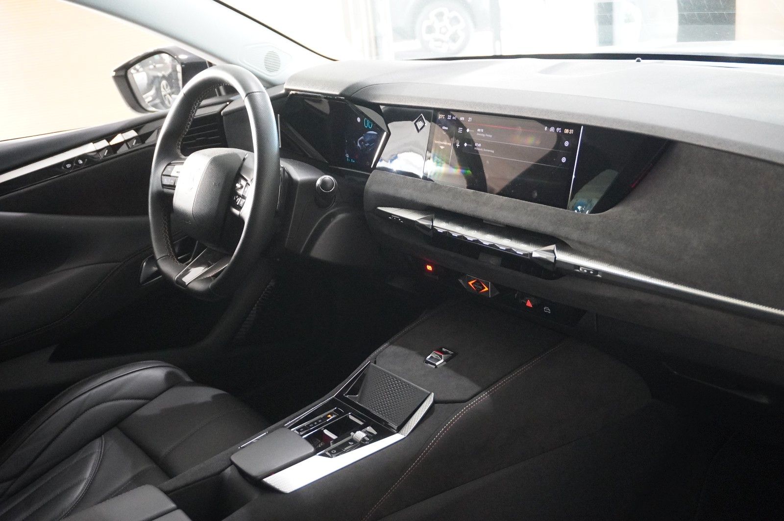 Fahrzeugabbildung DS Automobiles DS4 DS 4 E-Tense PERFORM. LINE PHEV NAVI/LED/DAB