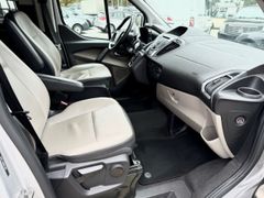 Fahrzeugabbildung Tourneo Custom L1 Titanium 2.0 TDCi 8x Sitze