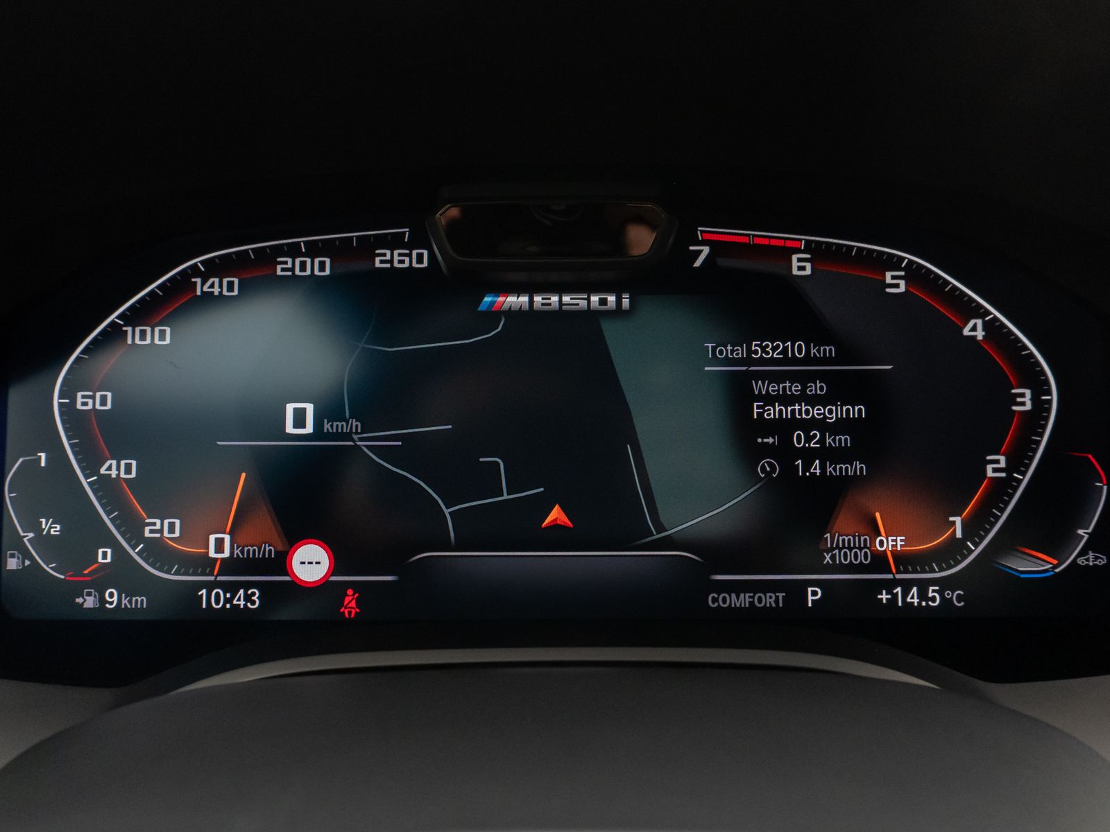 Fahrzeugabbildung BMW M850i xD Kamera HUD DAB H/K ACC SoftCl DisplKey