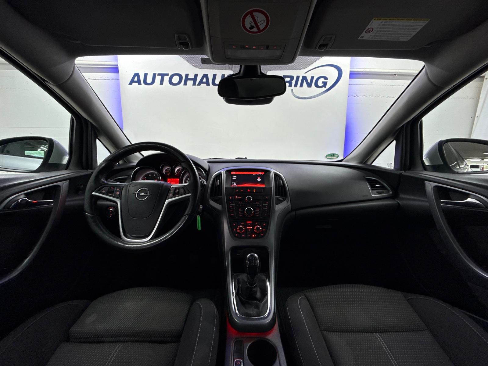 Opel Astra 2014 — photo 28