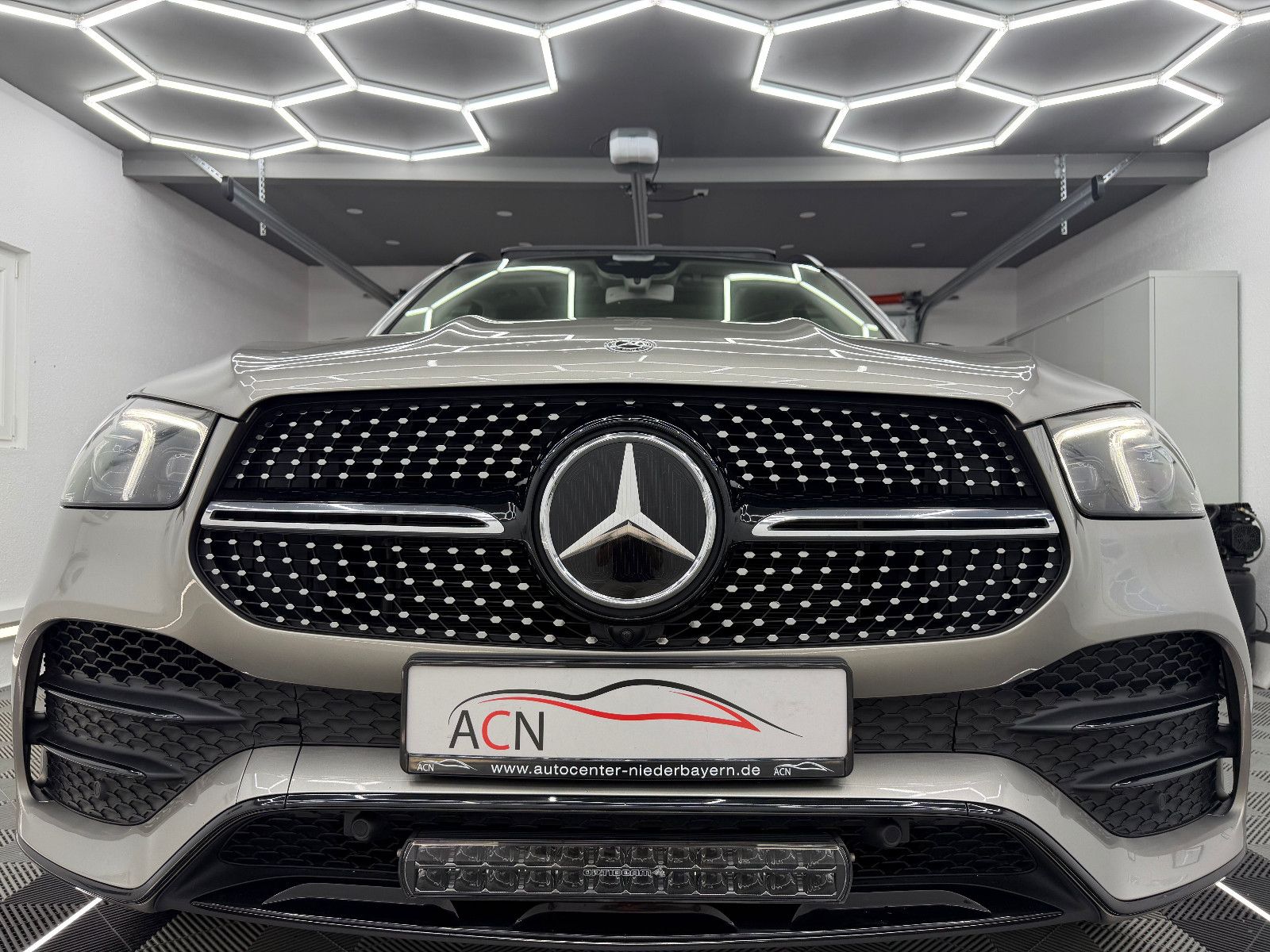 Fahrzeugabbildung Mercedes-Benz GLE 400 d 4Matic AMG-LINE/DISTRONIC+/AHK/7-SITZE