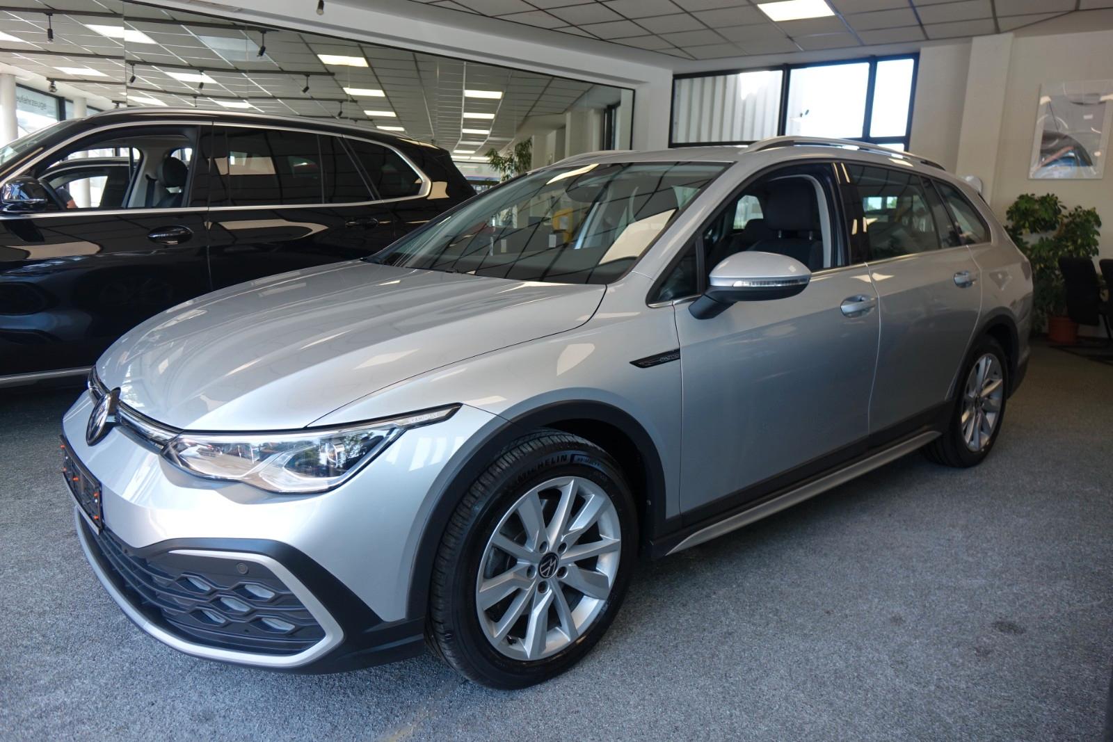 Volkswagen Golf Variant Alltrack 4Motion +AHK+STHZ+Matrix+