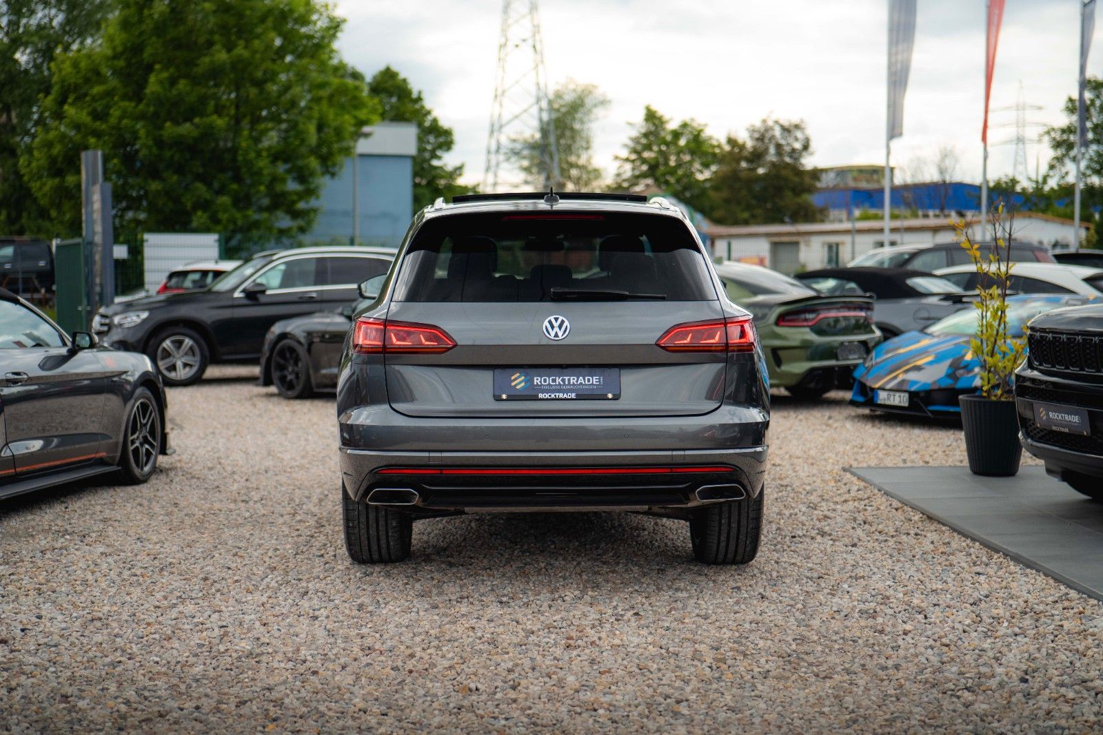 Fahrzeugabbildung Volkswagen Touareg V6 R-Line+ 4Motion *Pano*Matrix*DAB*19%*