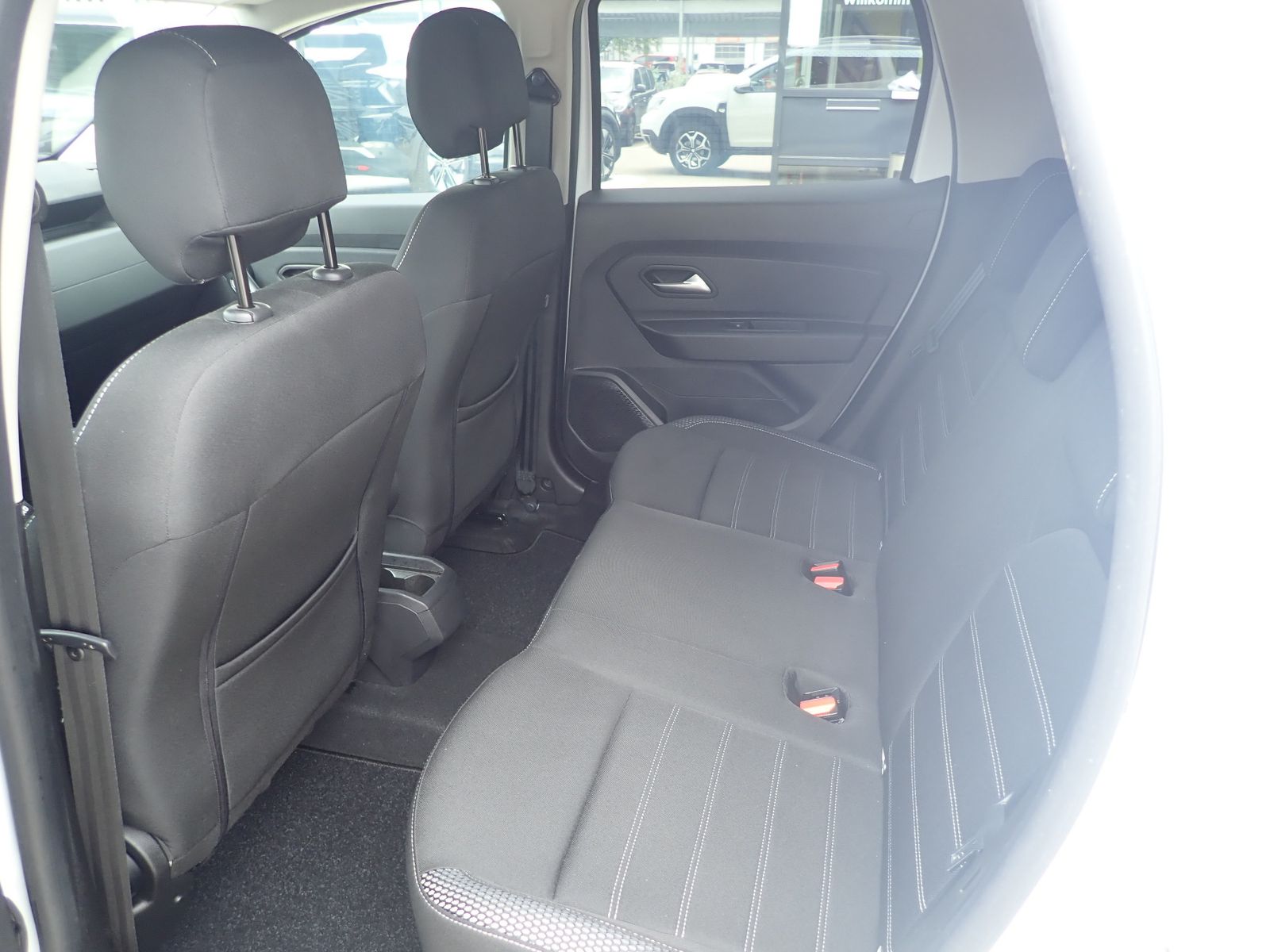 Fahrzeugabbildung Dacia Duster TCe 130 PRESTIGE/SHZ/NAVI/AHK/