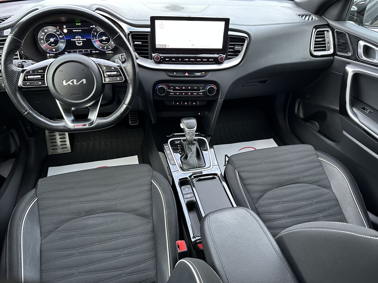 Fahrzeugabbildung Kia ProCeed 1.5 T-GDI GT-LINE NAV+LED+KAM+V-COCK+ACC