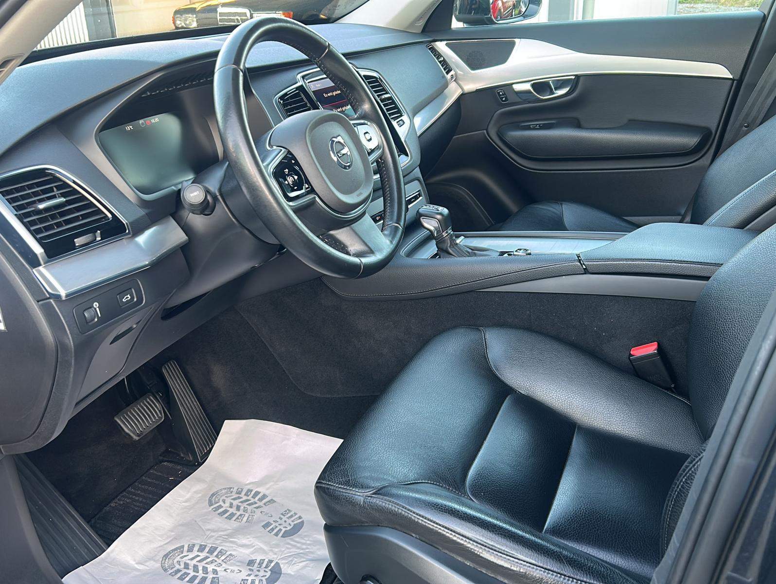 Volvo XC90 Momentum AWD