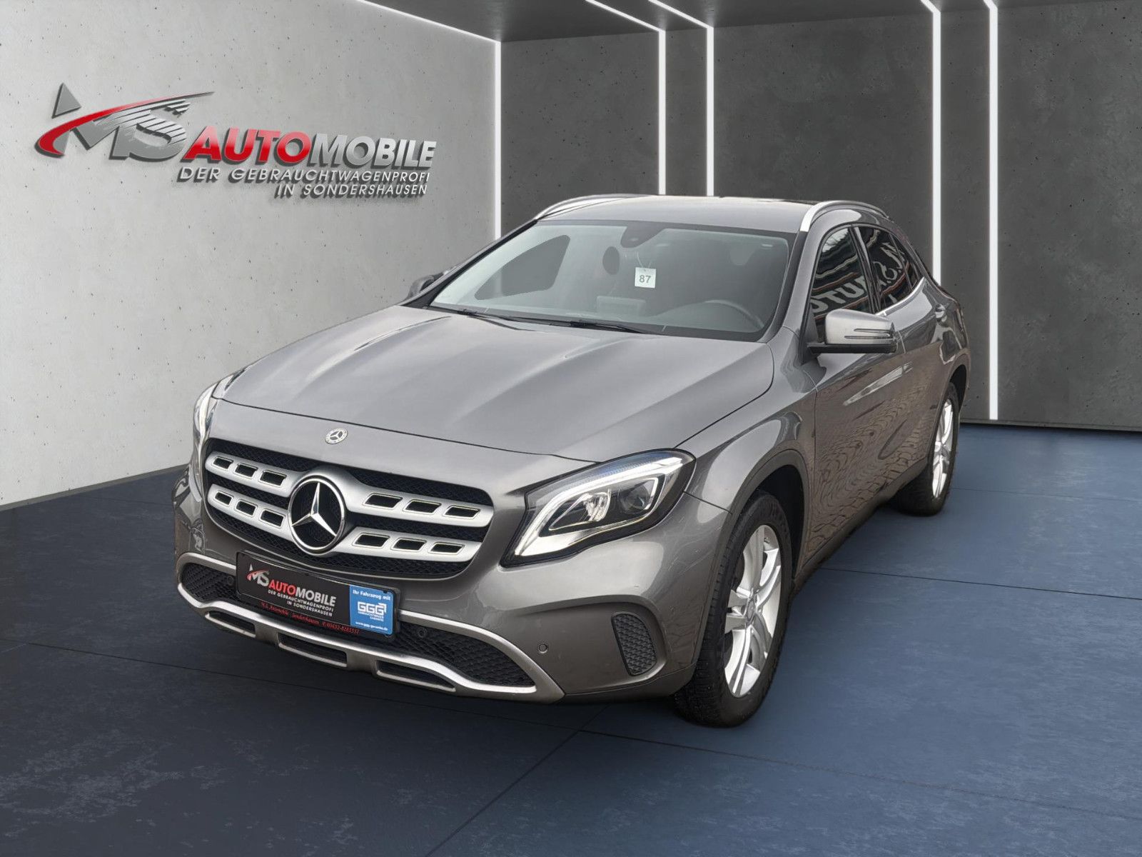 MERCEDES-BENZ GLA 220 CDI 4Matic+LED+KAMERA+NAVI+T.WINKEL