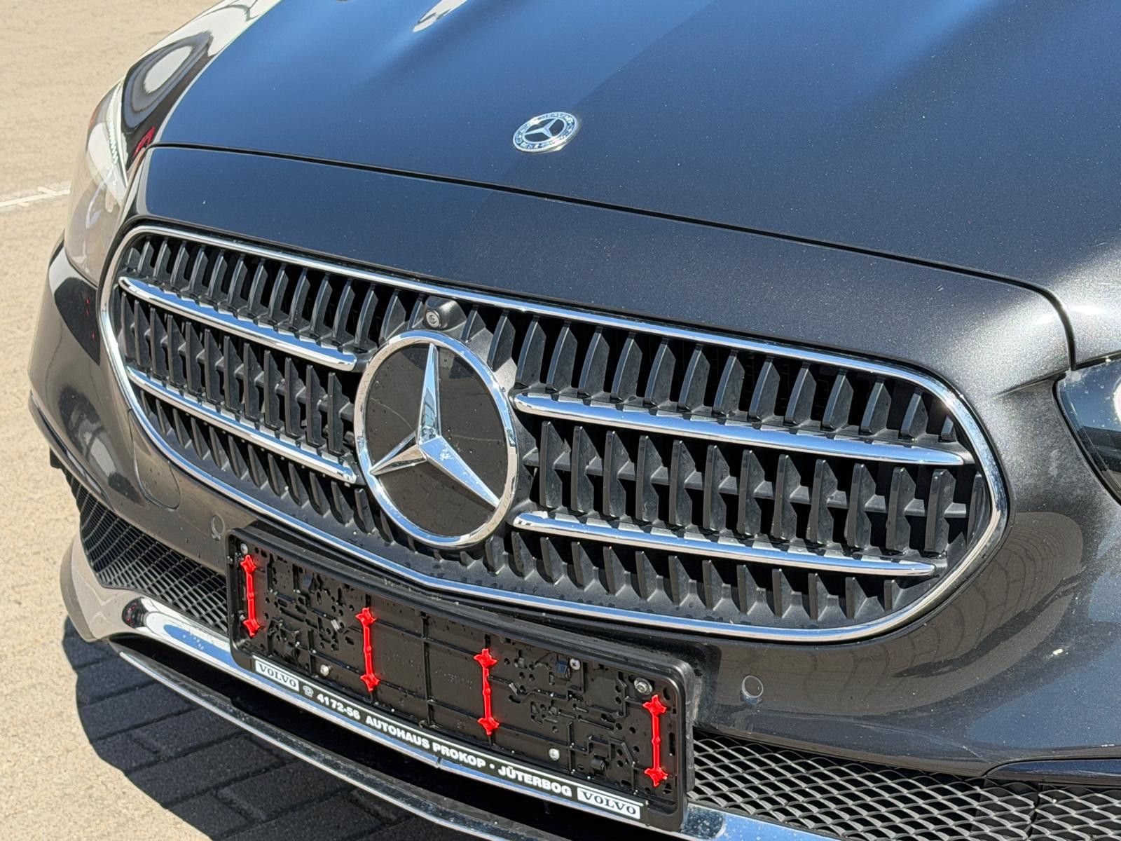 Fahrzeugabbildung Mercedes-Benz E 300 E Lim*Avantgarde*E 300 de 4Matic*360*Burm.