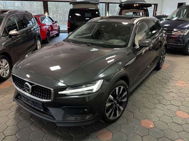 Volvo V60 Cross C*Ultimate AWD*PANO*360°HUD*HARMAN*LED