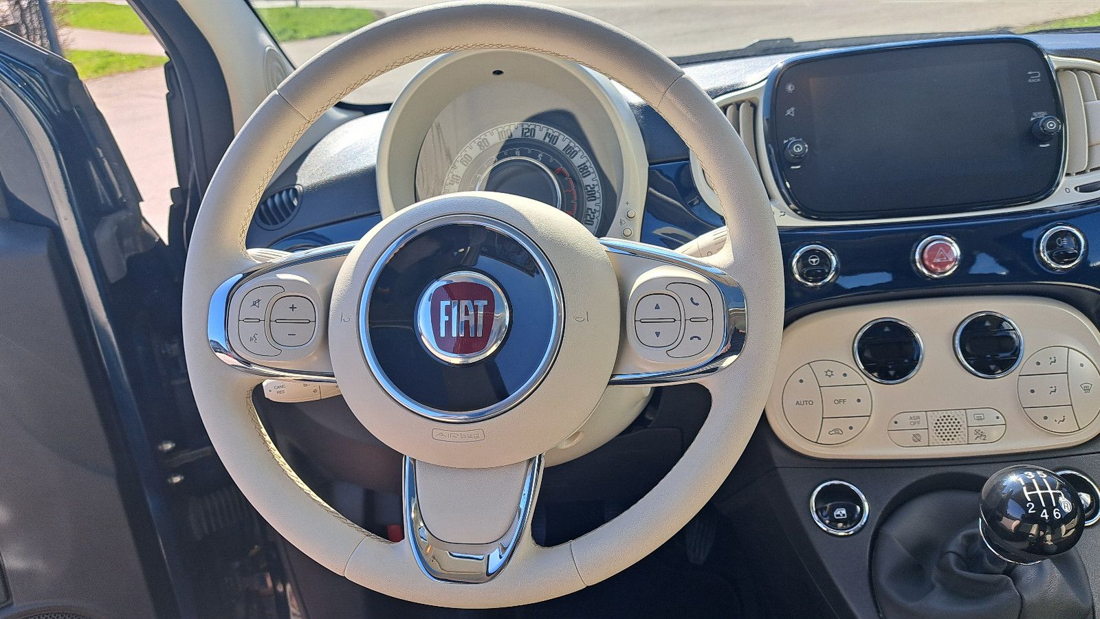 Fahrzeugabbildung Fiat 500 DolceVita