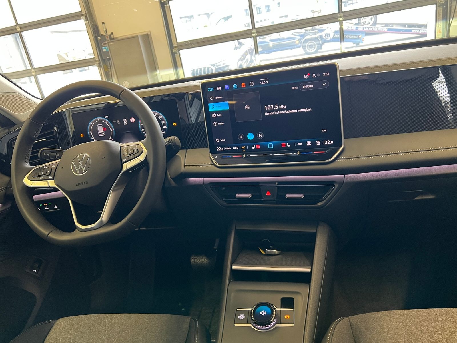 Fahrzeugabbildung Volkswagen Tiguan Life 2.0 TDI DSG *AHK, LED, Kamera, 18''-