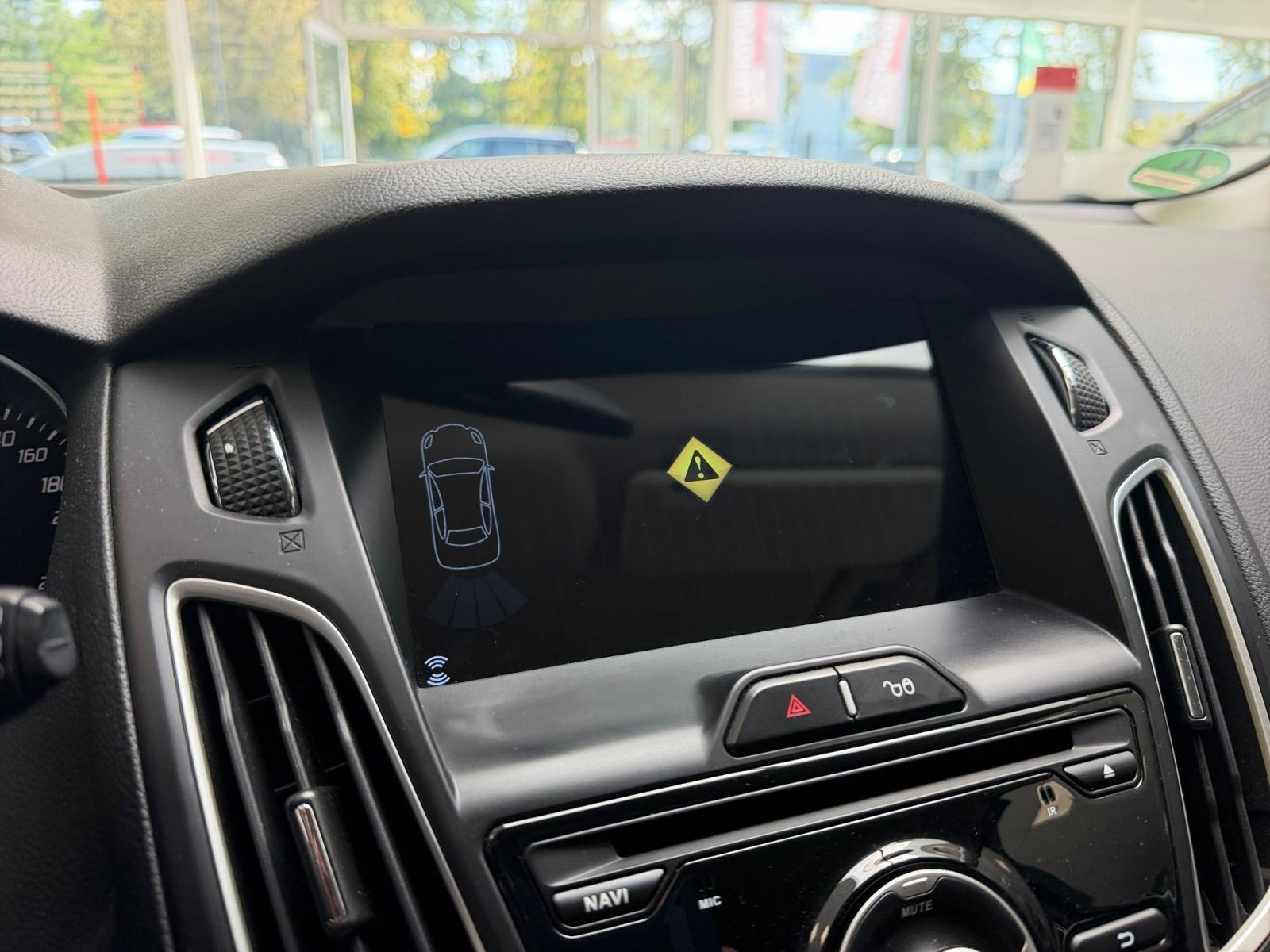 Ford Focus 2014 — photo 17