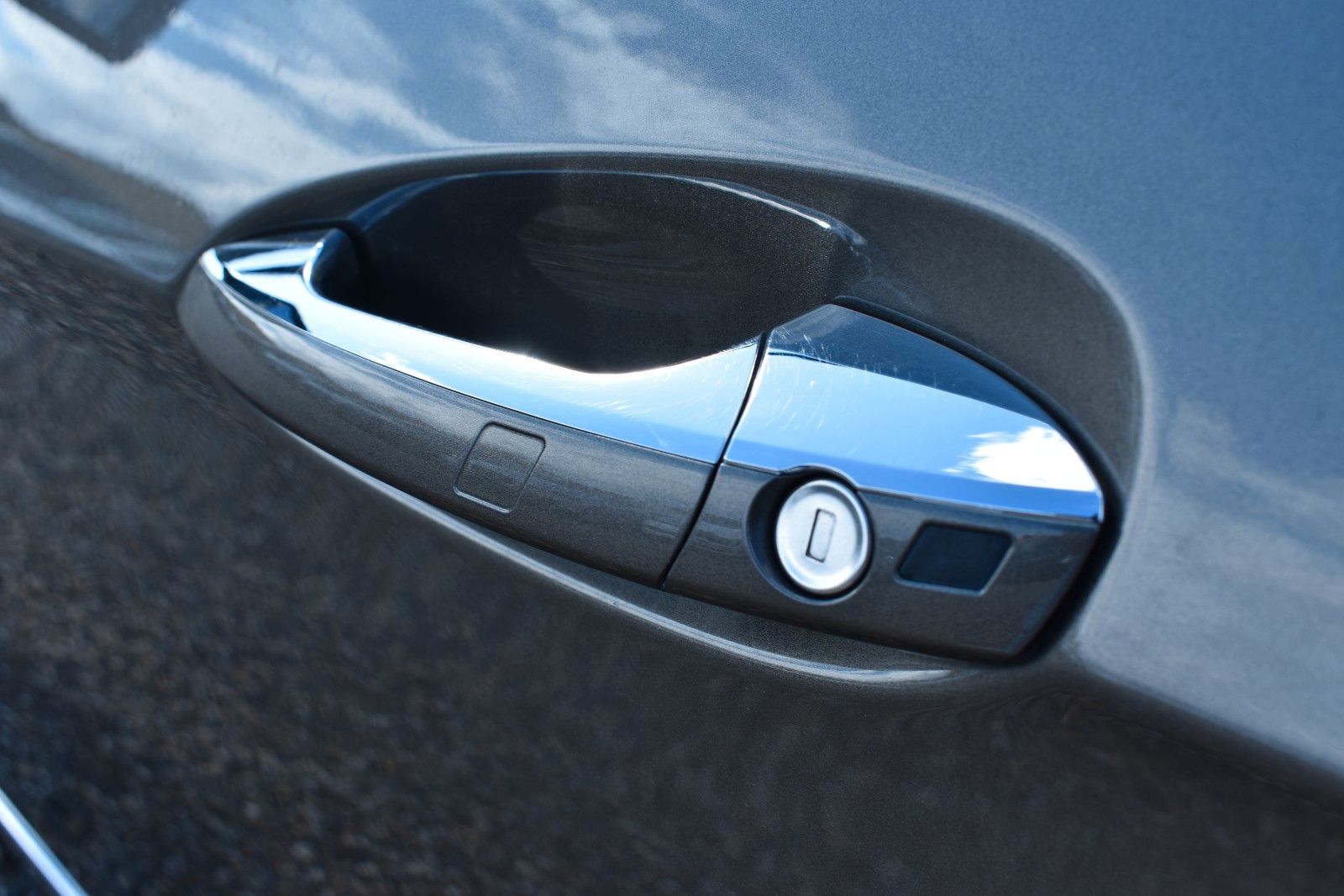 Fahrzeugabbildung Mercedes-Benz E 350 CGI Limousine STH/AHK/MEMORY/KEYLESS