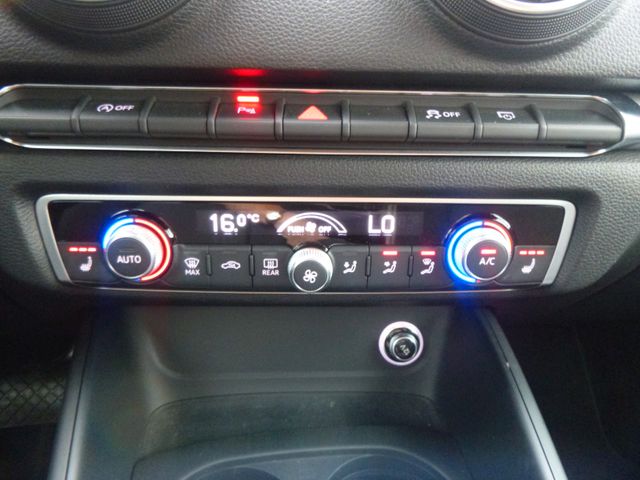 Fahrzeugabbildung Audi A3 Sportback 35 TFSI >AUT/NAV/Sitzheiz/Einparkh<