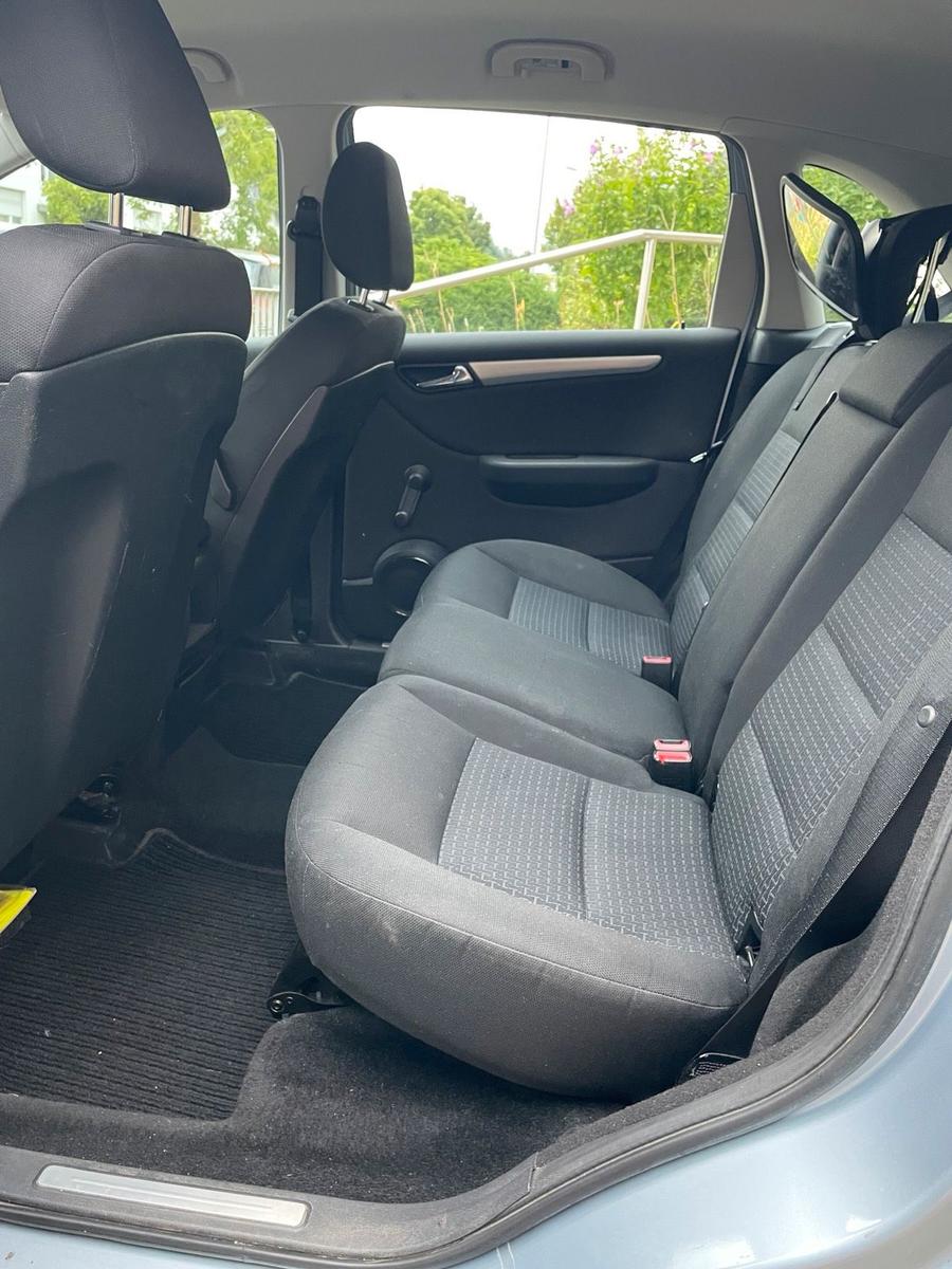 Mercedes-Benz B180 2010 — photo 5