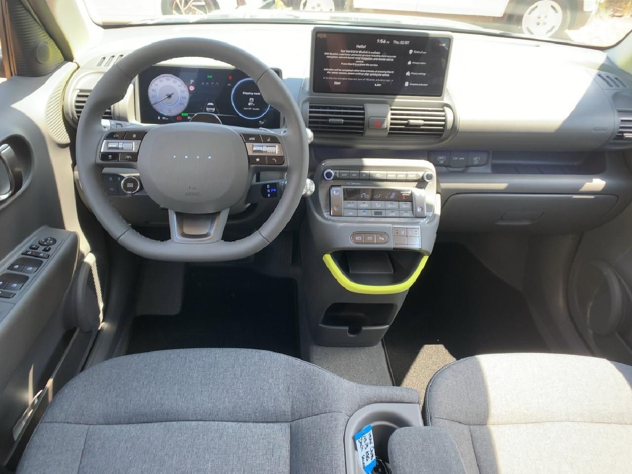 Fahrzeugabbildung Hyundai INSTER E 49kWh Cross Assistenz Glas-Schiebedach*