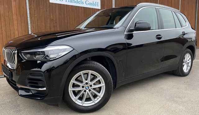 BMW X5xDrive 30d Sport Sitze Leder SHZ Navi Parkass