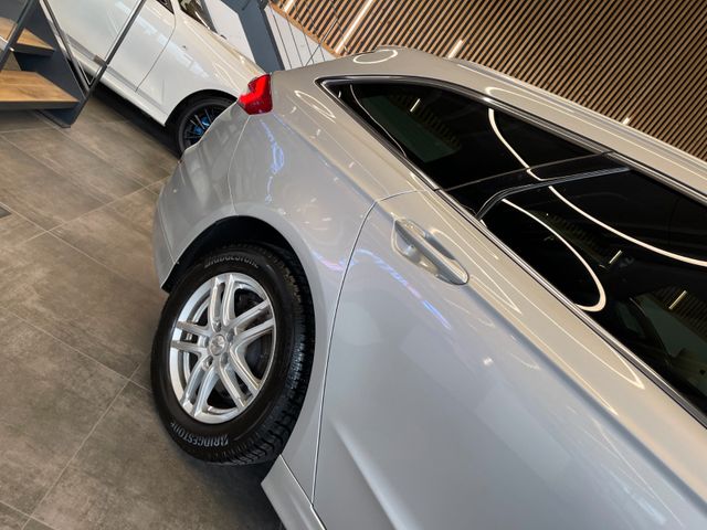 Ford Mondeo Turnier Titanium Aut.*NAVI*ACC*KAMERA*LED