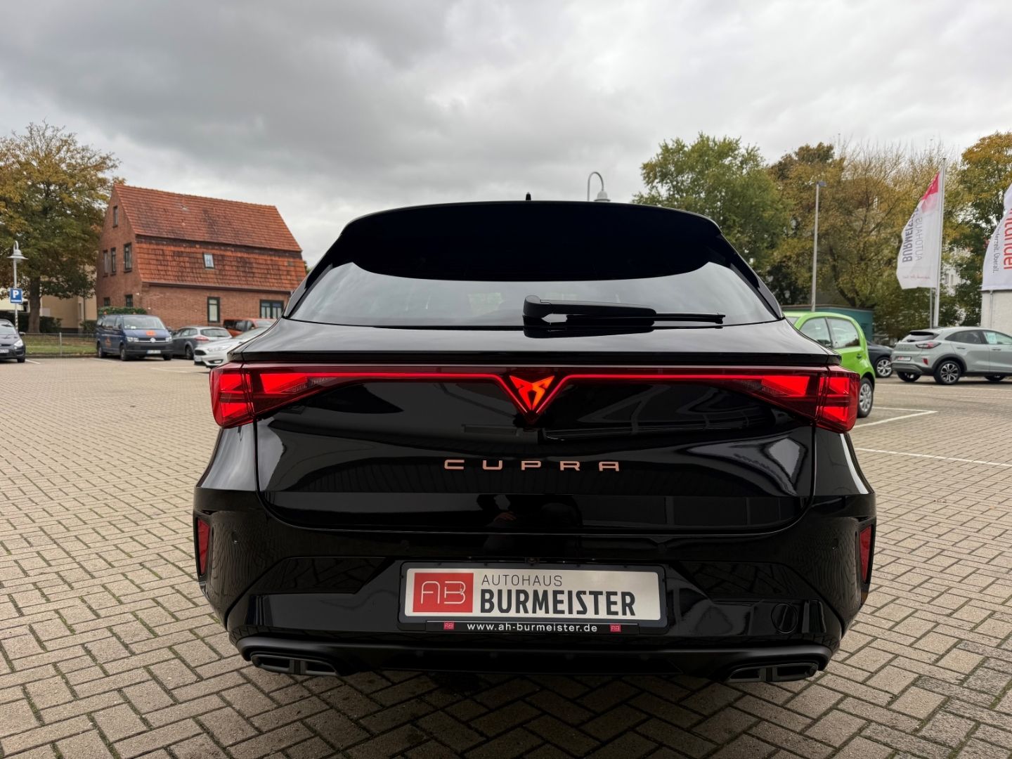 Fahrzeugabbildung CUPRA Leon Sportstourer 1.5 eTSI 110 kW Sportpaket Nav