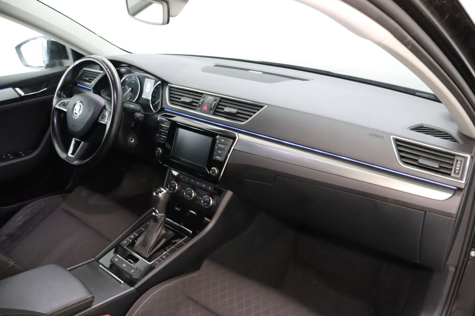 Fahrzeugabbildung SKODA Superb III Style 2.0 TDI DSG 1. Hand * Memory *