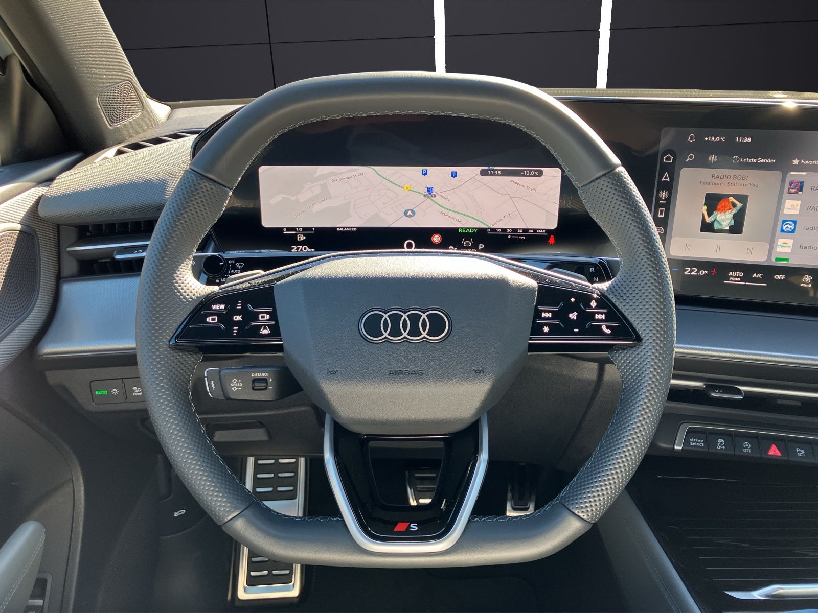 Fahrzeugabbildung Audi Q3 TFSI S tronic MATRIX S line AREA VIEW