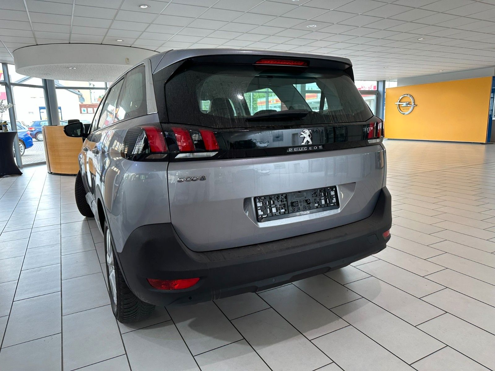 Fahrzeugabbildung Peugeot 5008 Active 1.5D NAVI/LED/PDC/TEMPOMAT