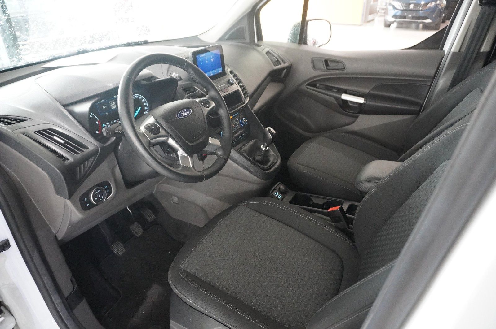 Fahrzeugabbildung Ford Tourneo Connect 1.5D TREND 5-SITZ NAVI/KAMERA