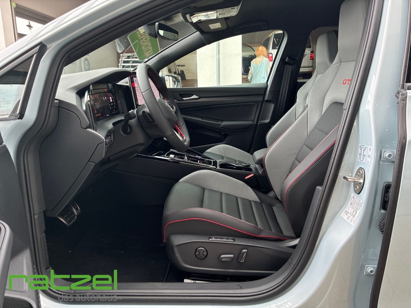 Fahrzeugabbildung Volkswagen Golf GTI 2.0 TSI DSG Leder+Harman+LED+ACC+PDC