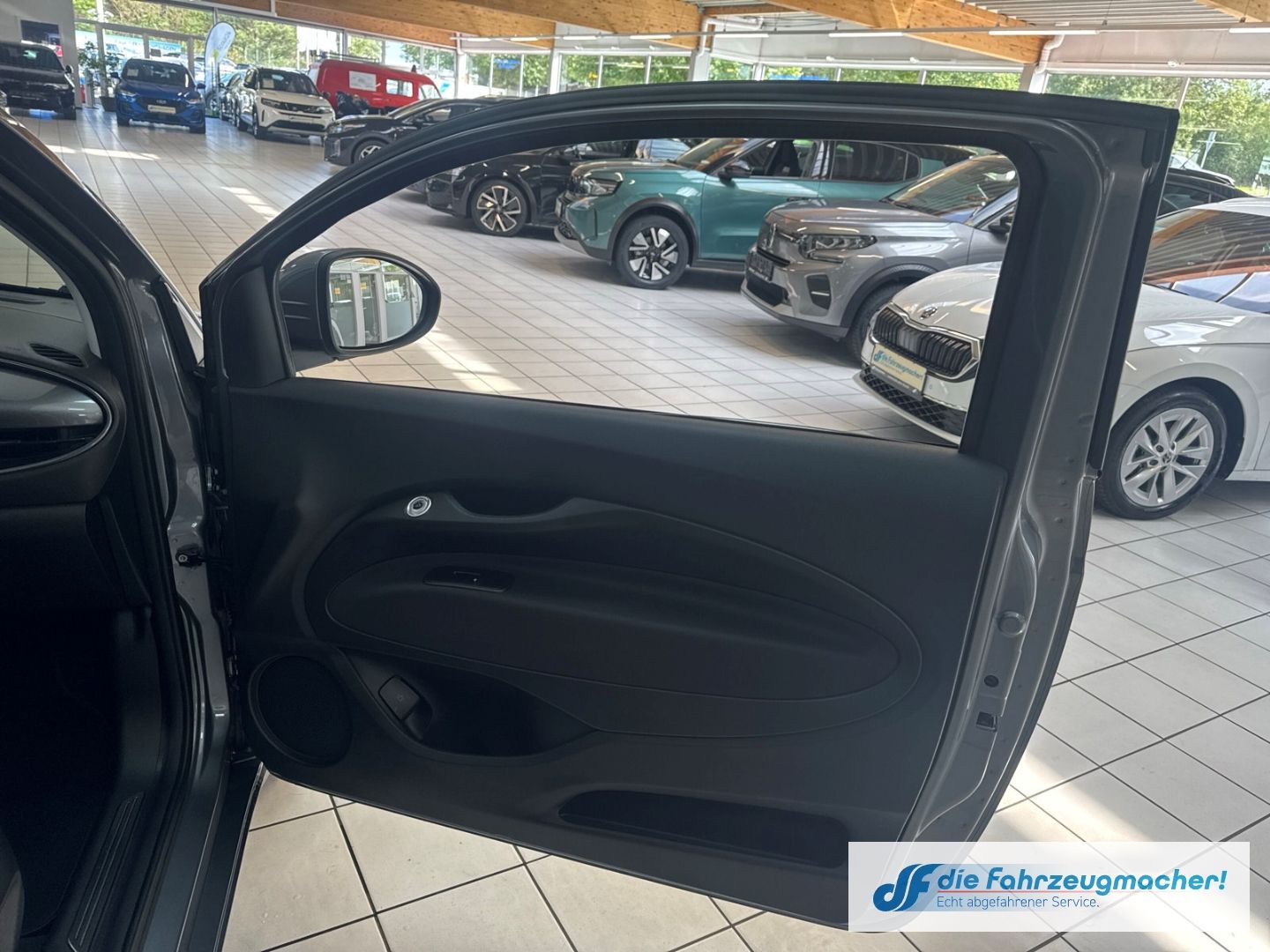 Fahrzeugabbildung Fiat 500 e CABRIO Sitzhzg CarPlay Kamera Klimaautom F