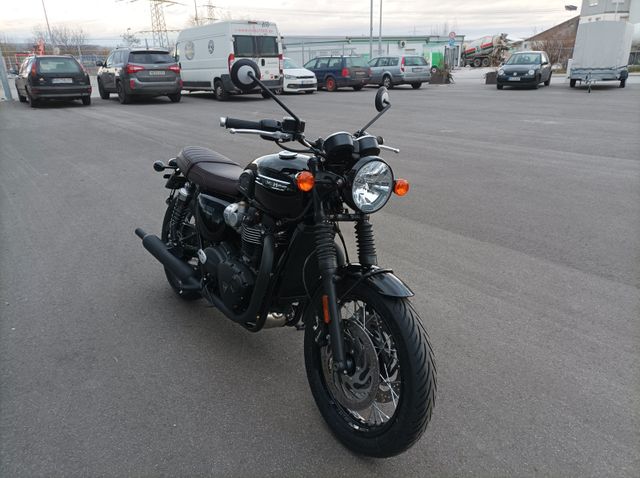 Triumph Bonneville T120 Black