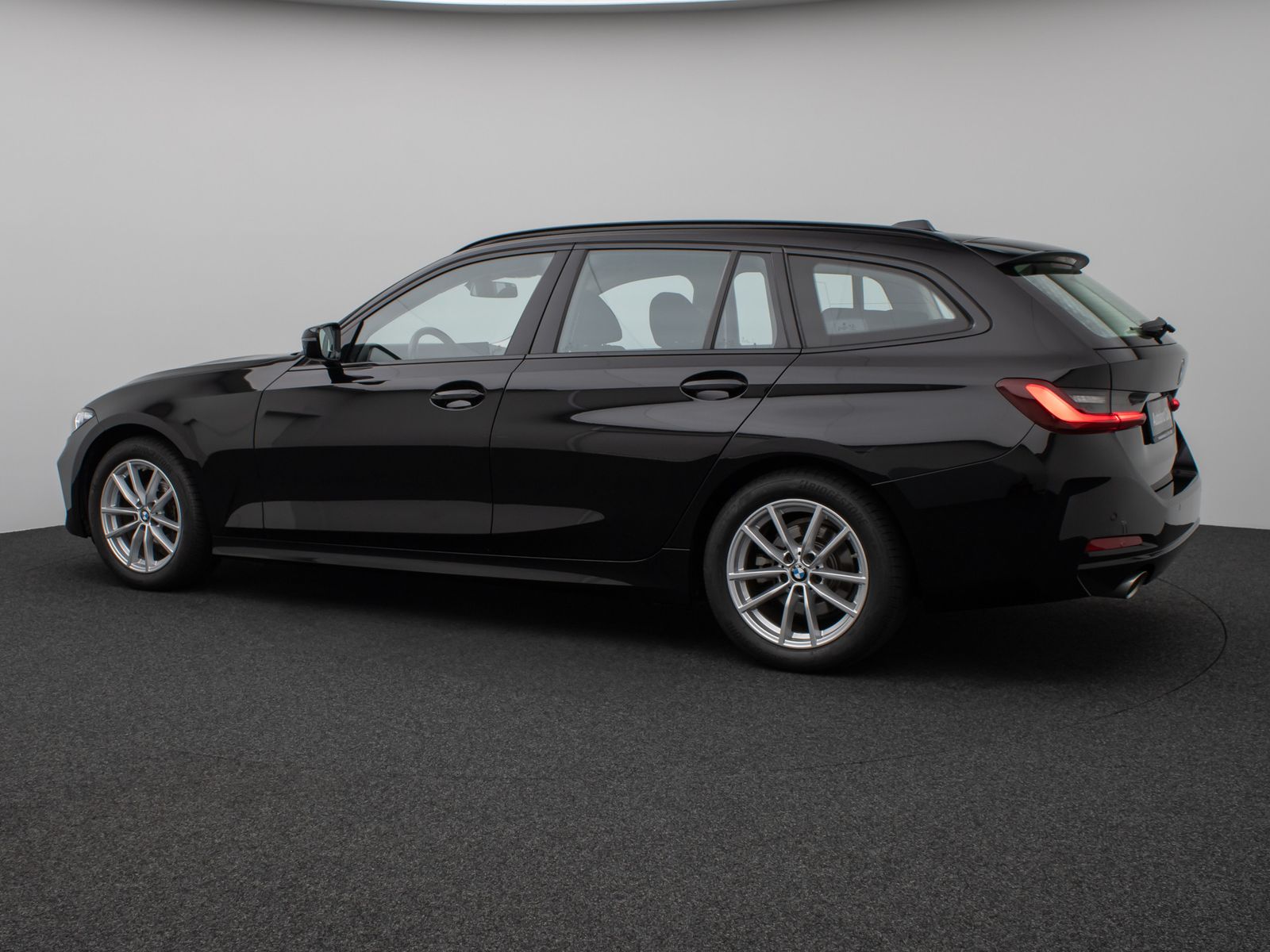 Fahrzeugabbildung BMW 318i DAB CockPit+ PDC Geschwindigkeitsreg LED