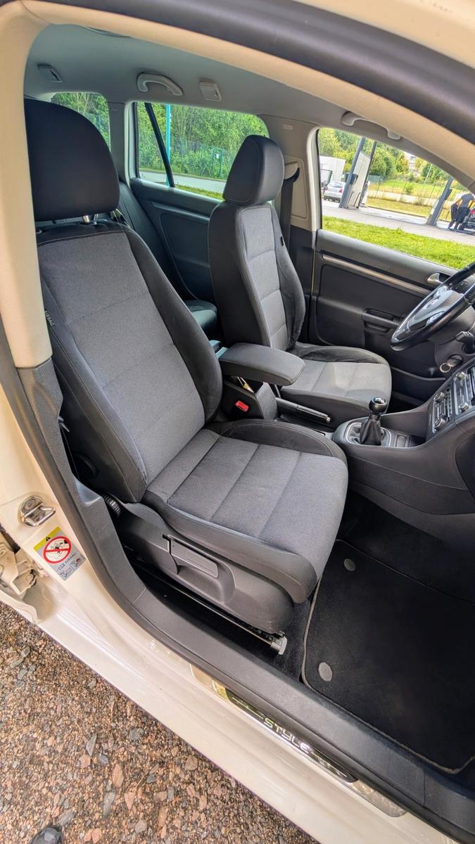 Volkswagen Golf 2012 — photo 11