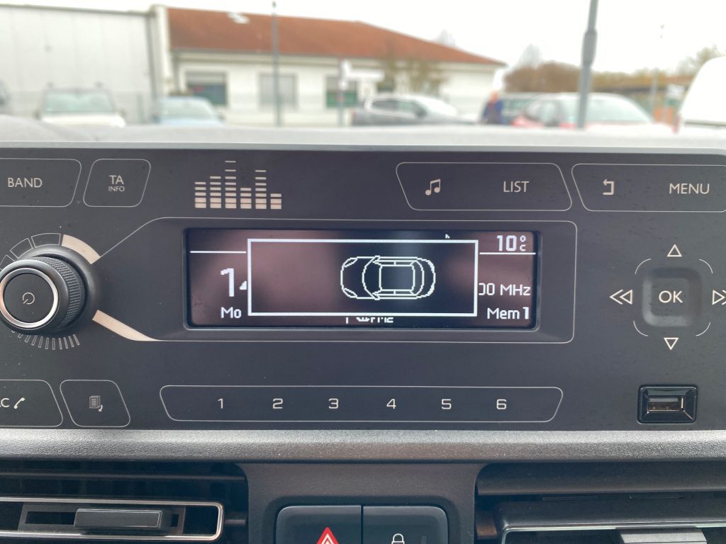 Fahrzeugabbildung Citroën Berlingo M PureTech 110 LIVE *Einparkhilfe*
